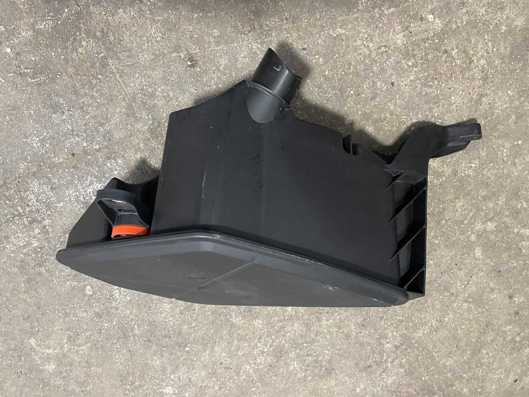 корпус повітряного фільтра Резонатор BMW X3 G01 8635110 13718620945