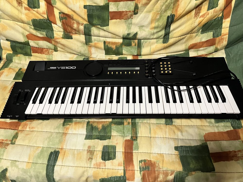 Продаю Yamaha YS100