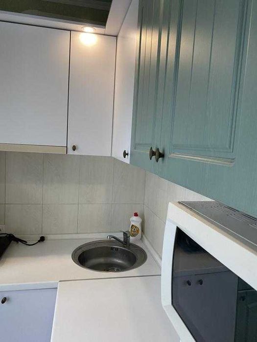 Продам 1 кімнатну квартиру  на Олексіївці, пр. Перемоги, метро поруч.