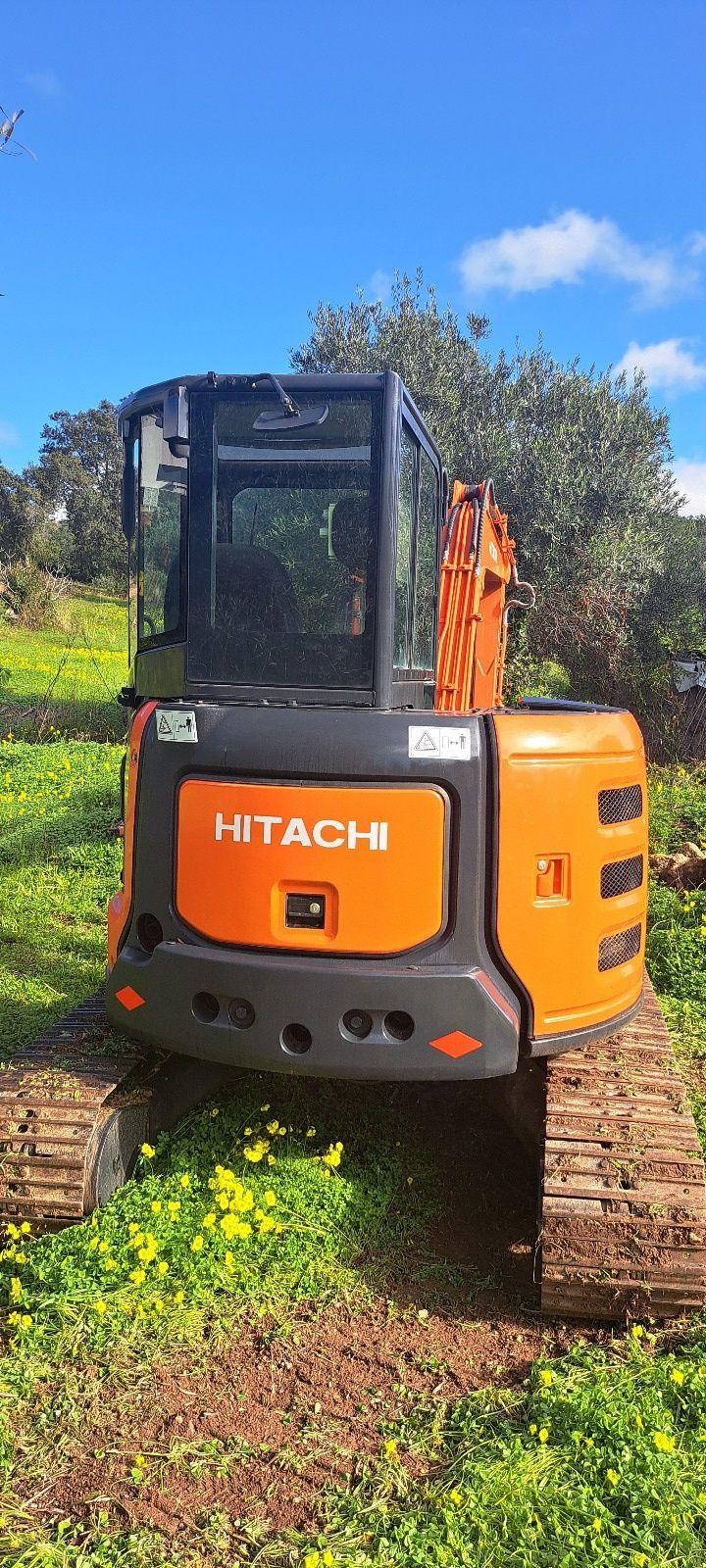 Escavadora Hitachi de 5 Ton.