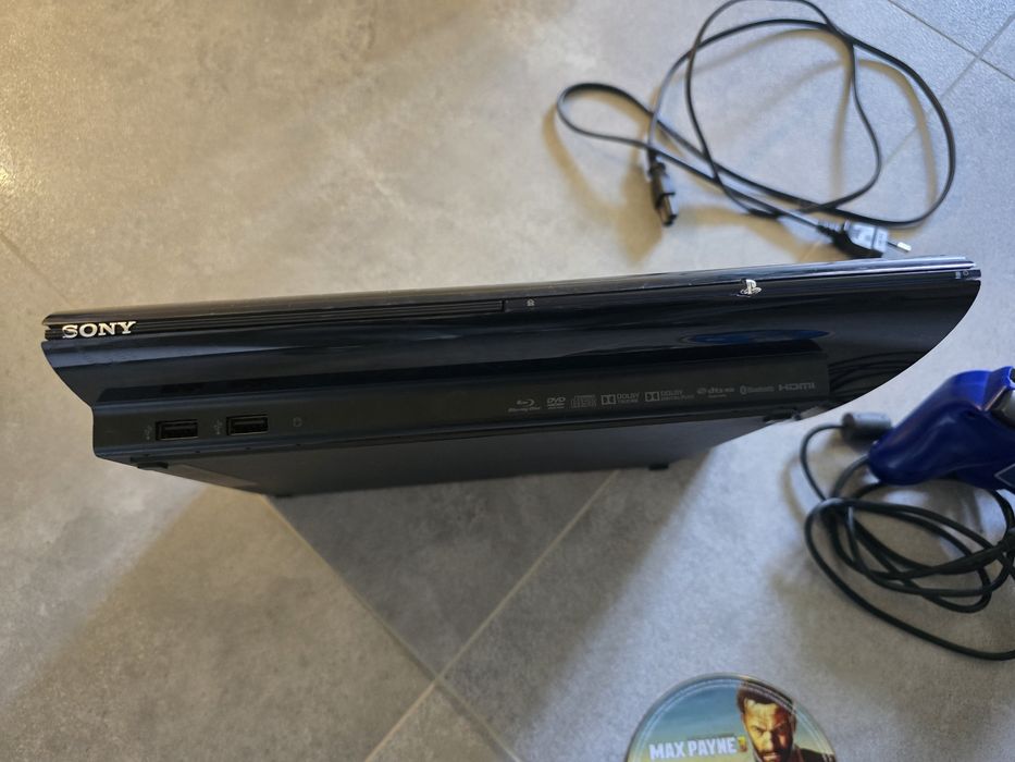 Zestaw Konsola Playstation PS3 super slim model CECH-4004A + Pad + Gry