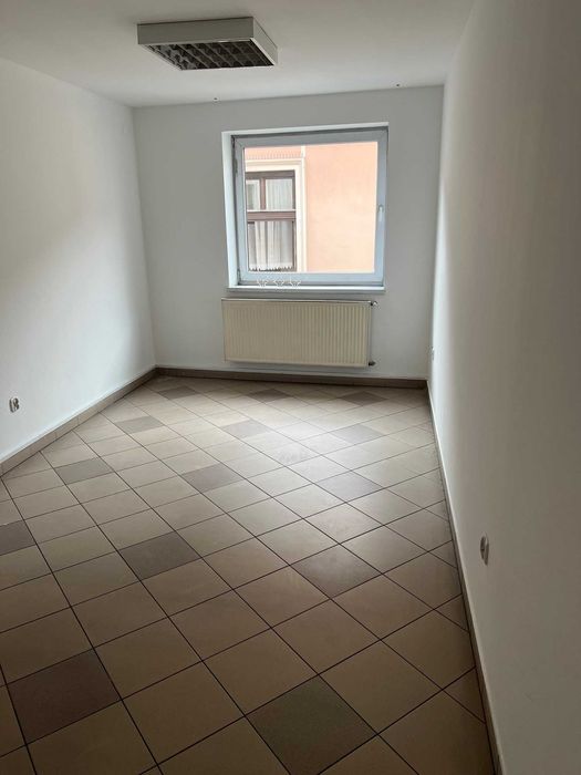 Lokal idealny na biuro, 4 pokoje ,30m od Rynku