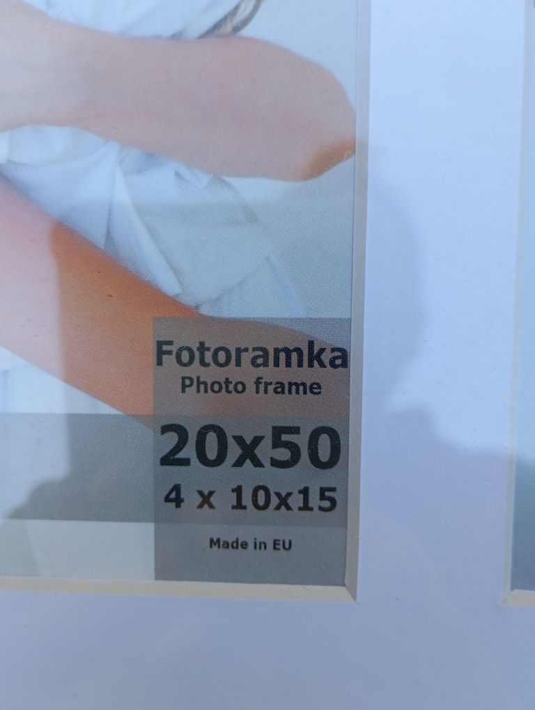 NOWA fotoramka 52 x 22cm z szybą na 4 zdjęcia.