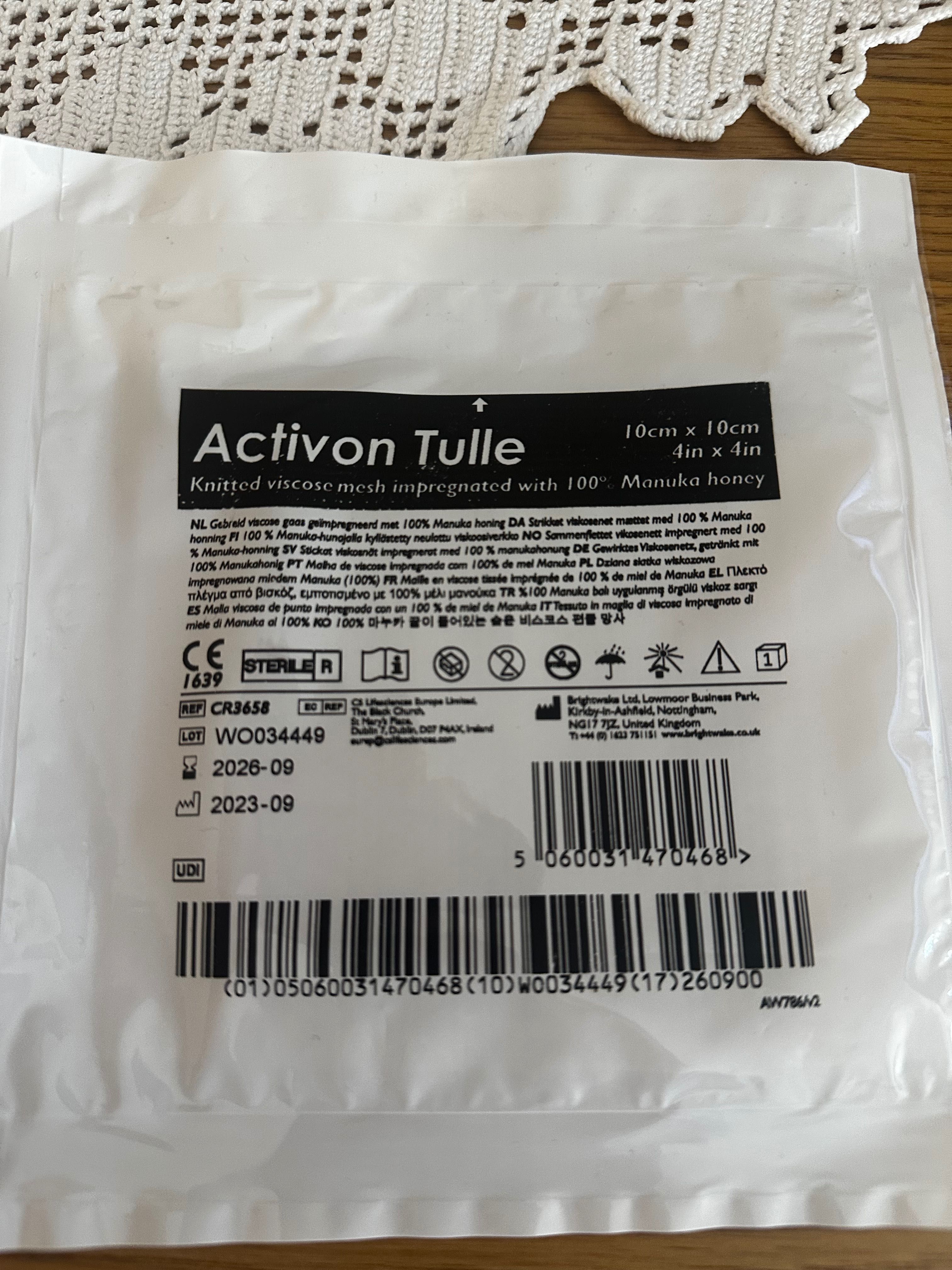 Activon Tulle 10x10cm opatrunek z miodem Manuka