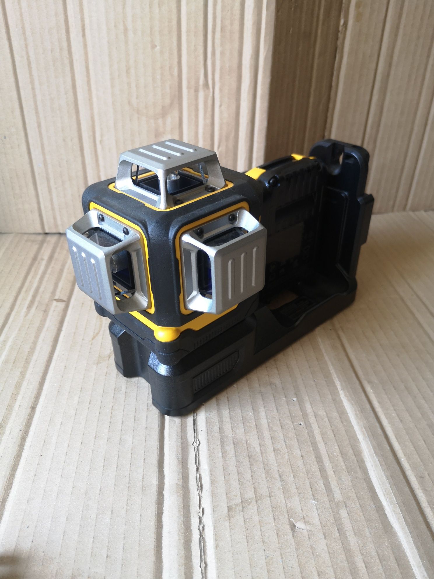 Dewalt dce089g18 niwelator laserowy zielona wiązka komplet 12/18v nowy