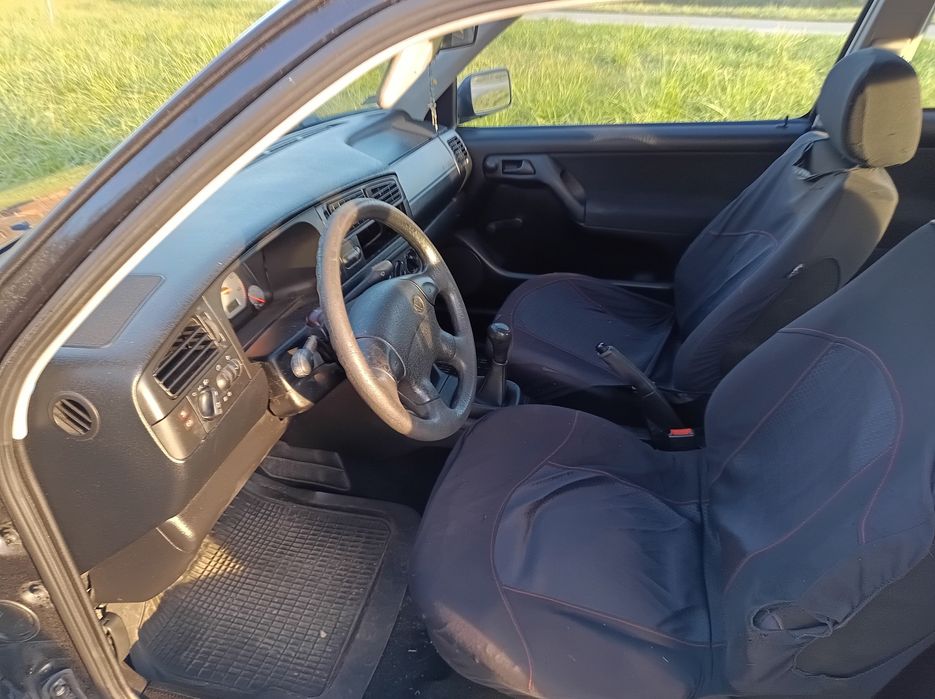 Golf 3 1.6 benzyna