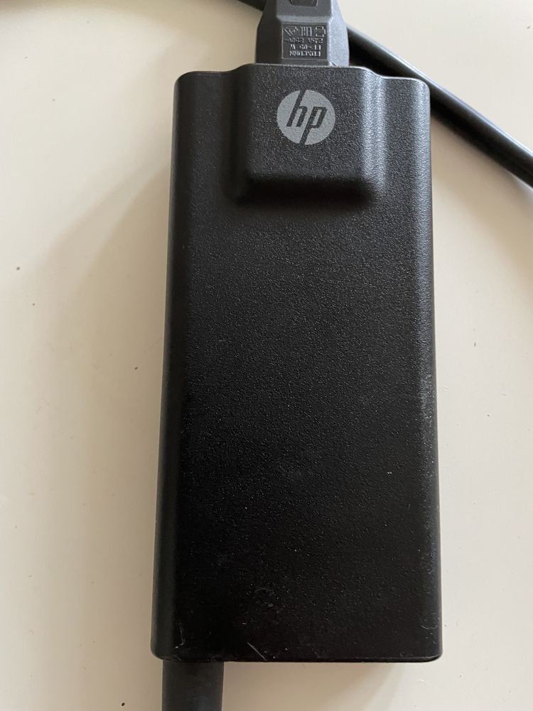 Zasilacz podróżny do laptopa HP z USB