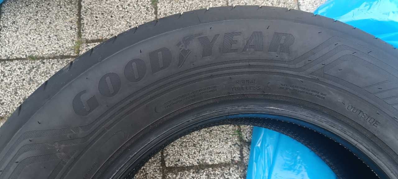 4 x nowa Opona Goodyear EfficientGrip 2 SUV 215/65 R16 98 H