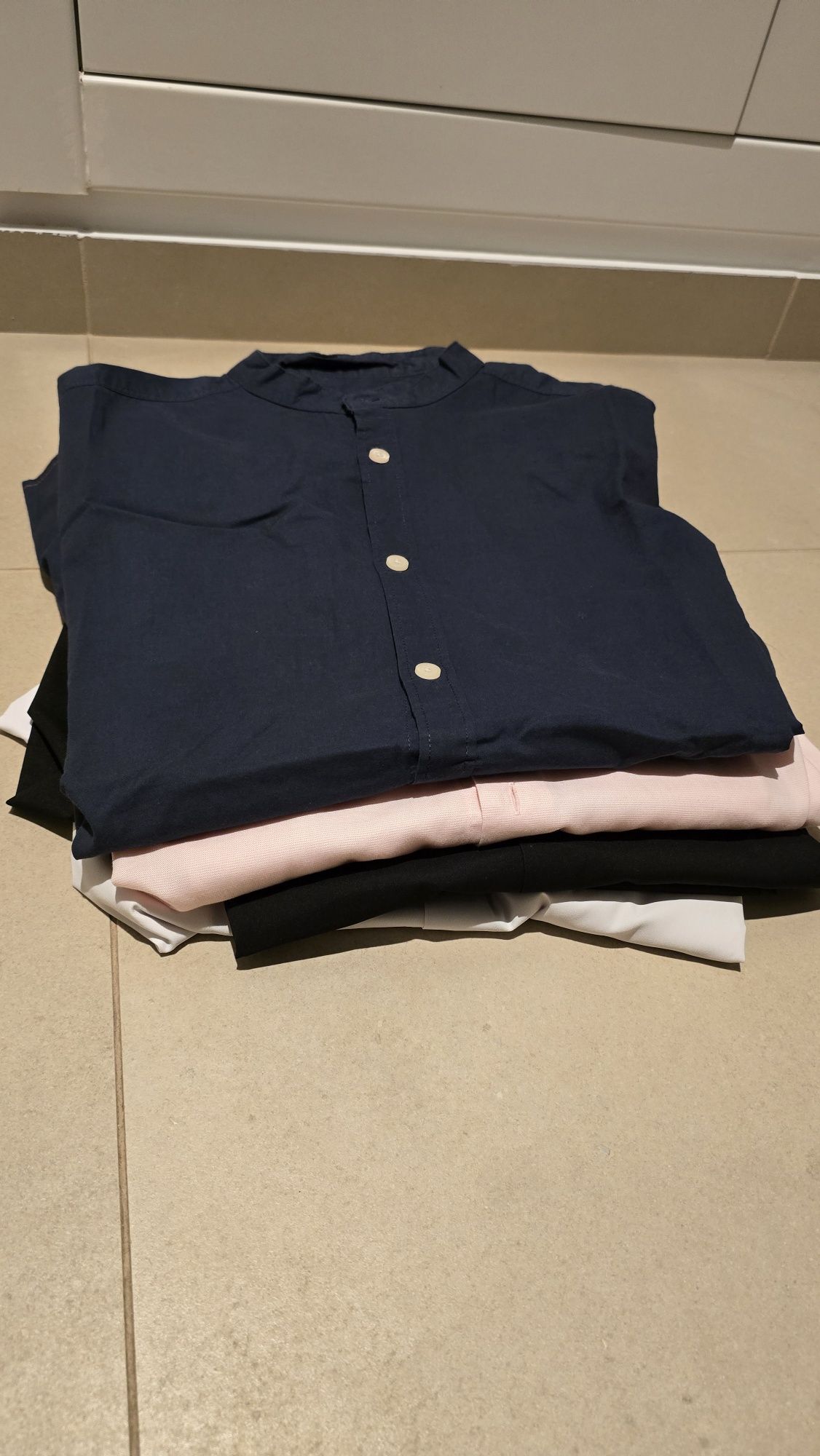 17 pares de calças + 13 camisas + 2 polos + 2 calções como novos