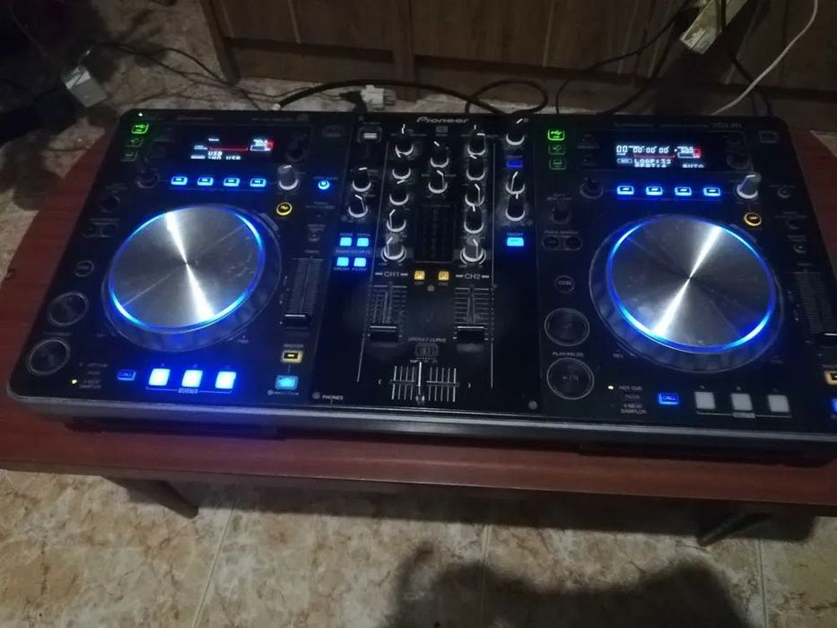 Mesa de Mistura PIONEER XDJ-R1