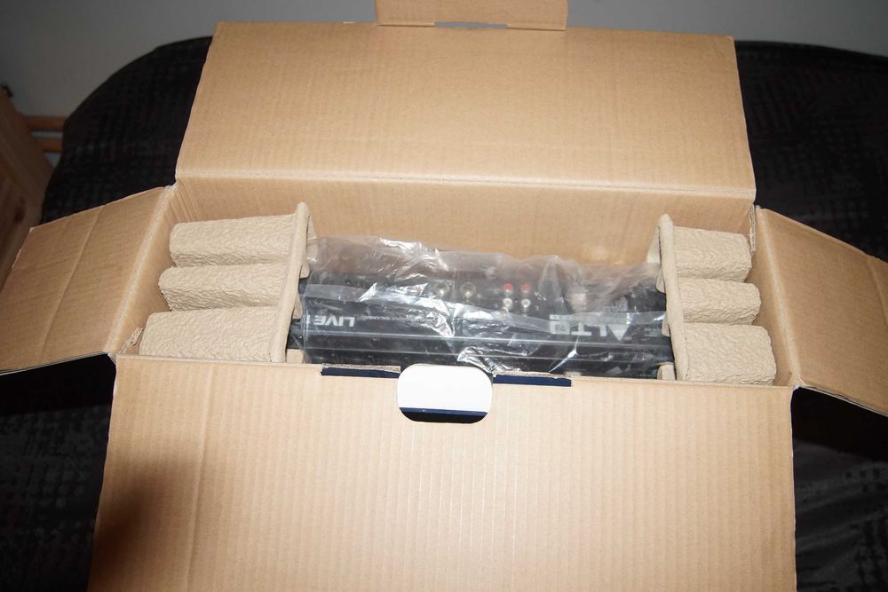 Mikser estradowy sceniczny Alto Professional Live 1202