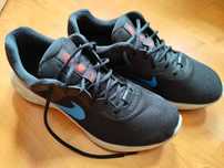 NIKE Revolution rozm. 42