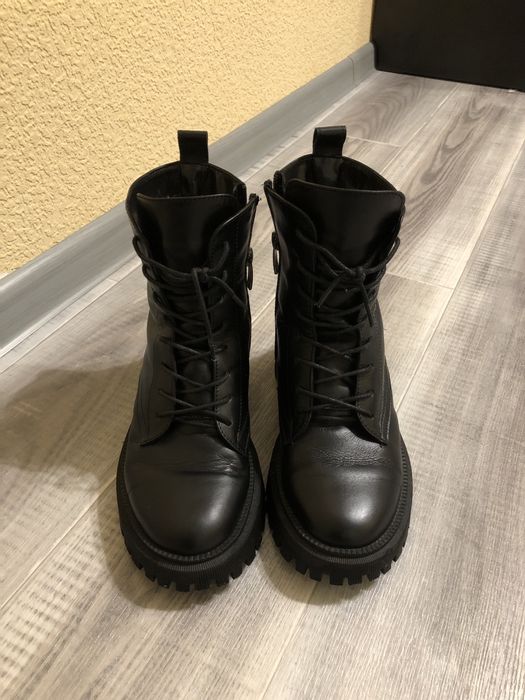 Шкіряні чобітки чорні