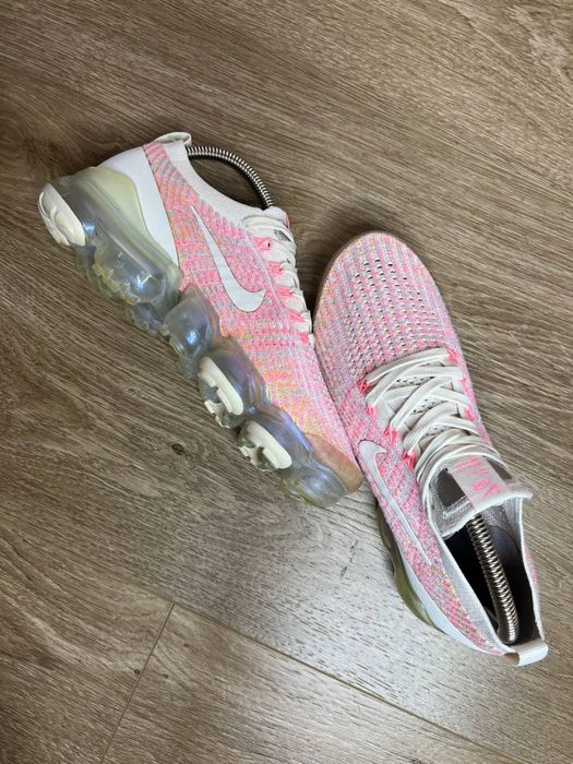 Продам БОМБЕЗНІ жіночі кросівки Nike Air Vapormax 3 “Phantom Pink”