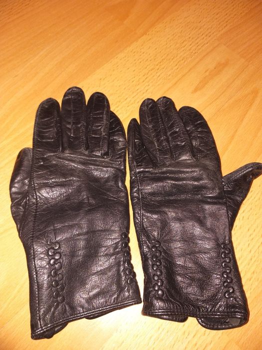 Женские кожаные перчатки б.у.