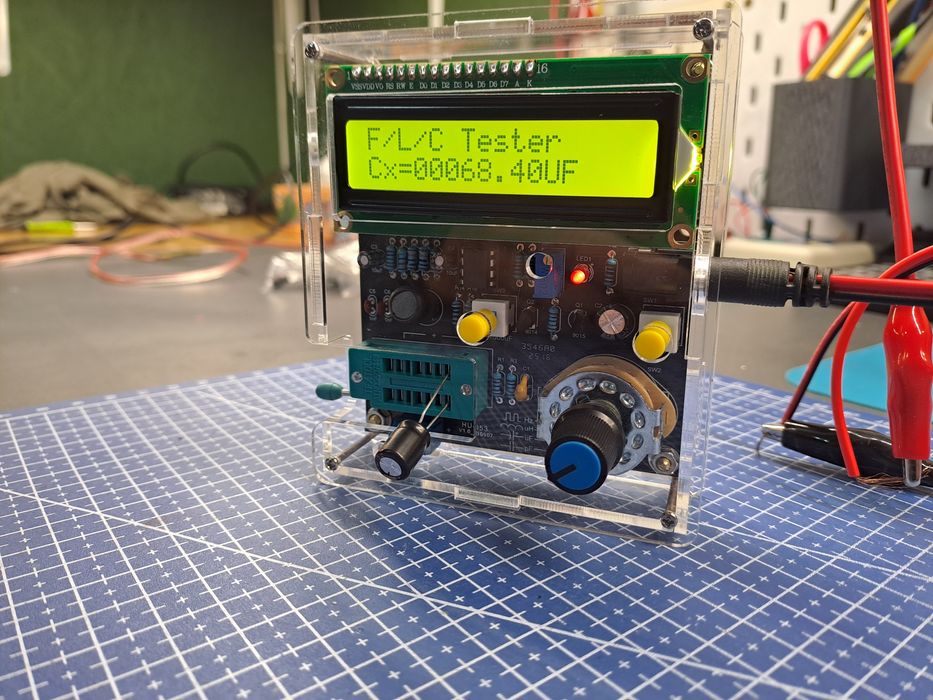 Тестер конденсаторів, індуктивності, частоти.