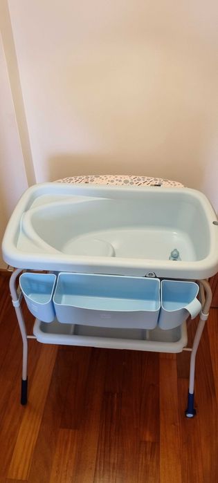 Banheira e Trocador de fraldas da marca Chicco