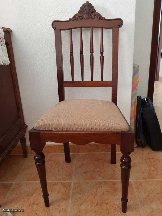 Mobília de quarto vintage em madeira maciça
