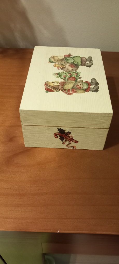 Caixa em madeira com motivos de Natal