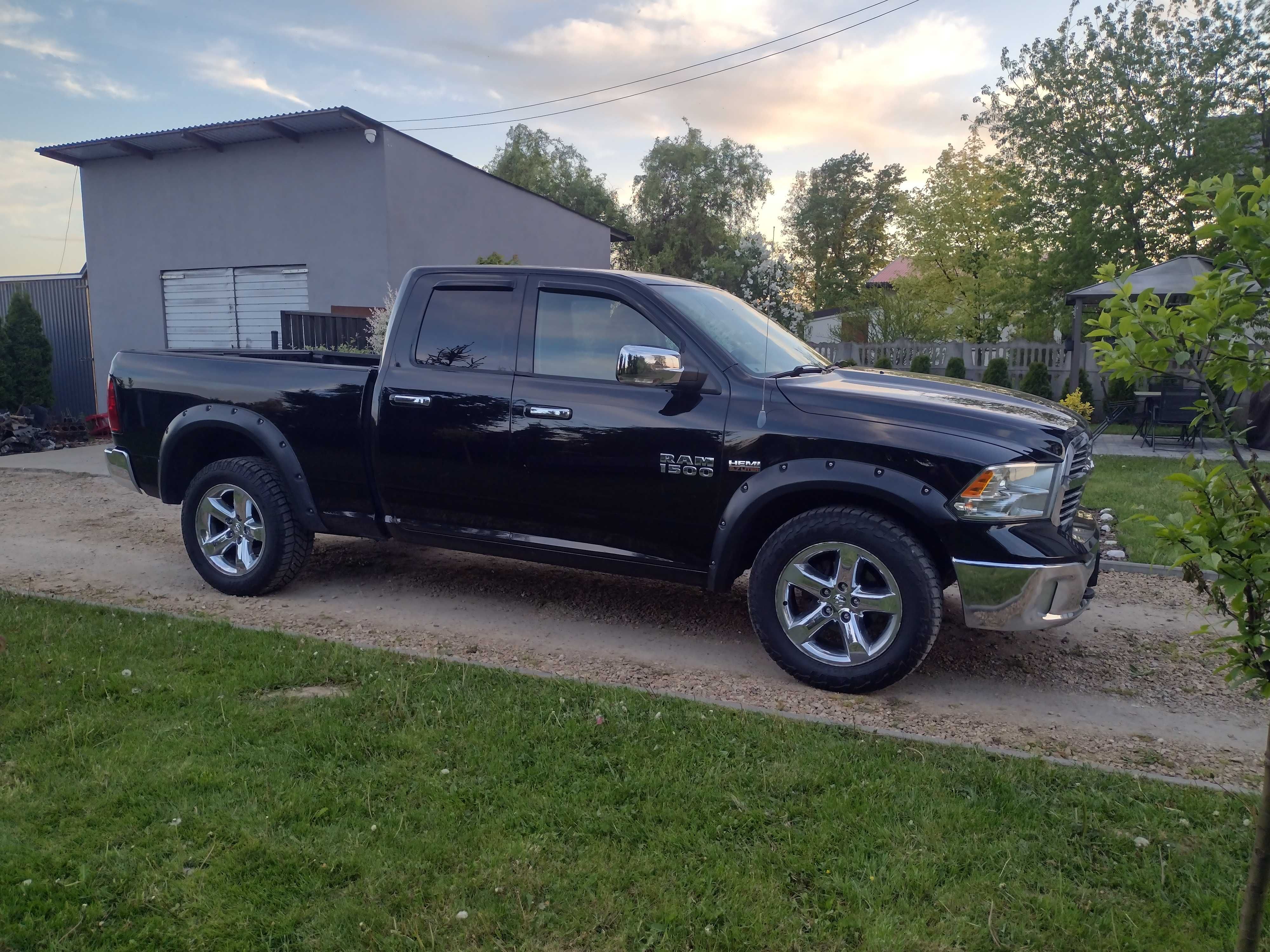 RAM 1500 BIGHORN 5.7 Hemi 4x4