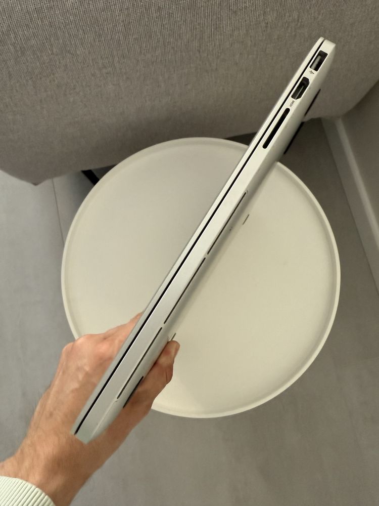 Macbook pro 15 2015 i7 2.2/3.5 , 256 SSD , 16GB RAM , 92%