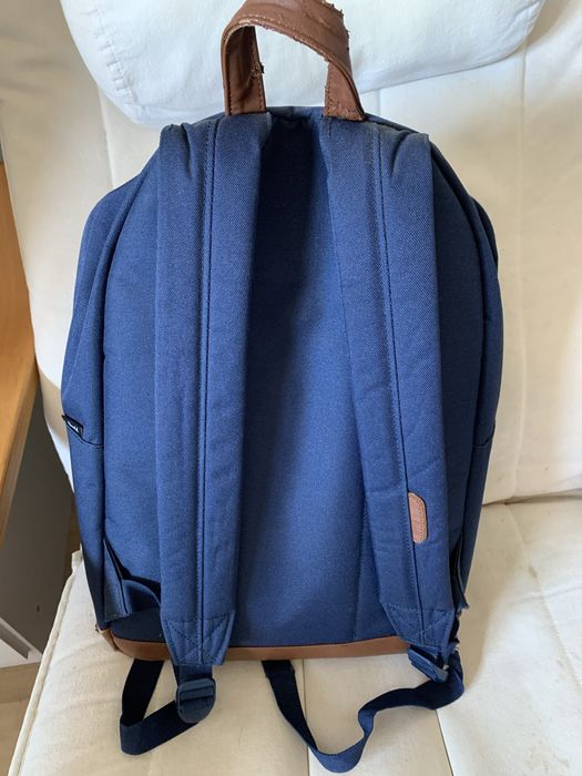 Mochila para portatil azul escura