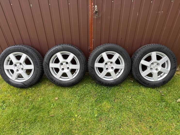 Fiat Grande Punto Felgi aluminiowe 4x100+opony zimowe 185/65/15  2023r