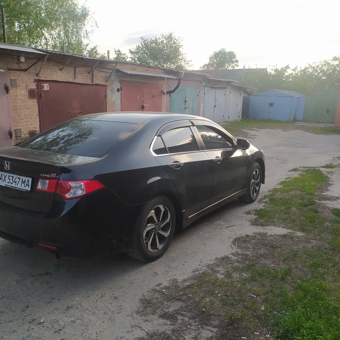 Продам Хонду аккорд 8