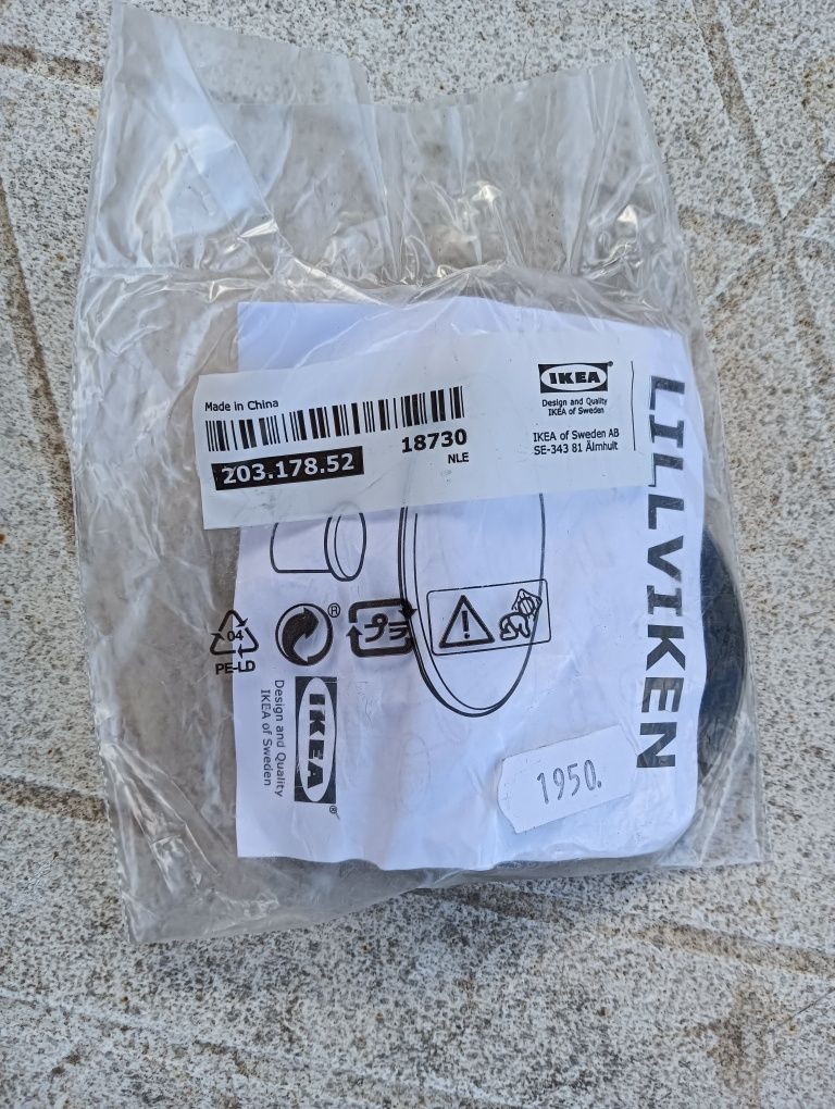 Vários artigos de cozinha IKEA novos.