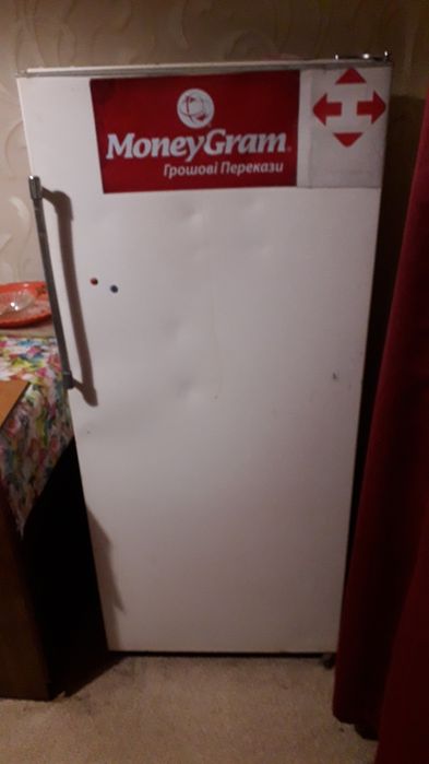 Холодильник ЗІЛ 64. Охлаждает но не морозит