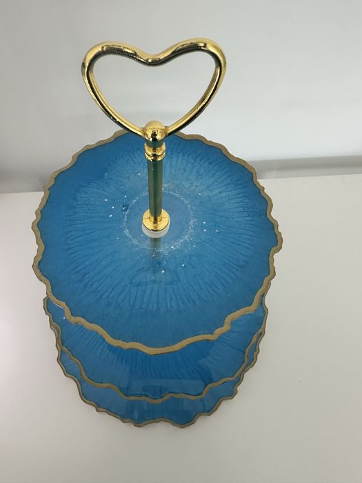 Trzypoziomowa błękitna patera z żywicy epoksydowej