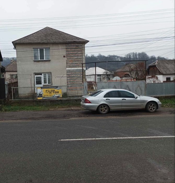 Продам будинок в центрі села Сільце