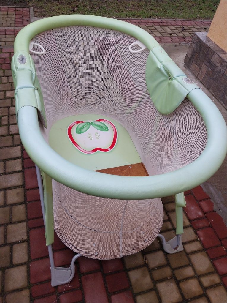 Манеж для дитинки