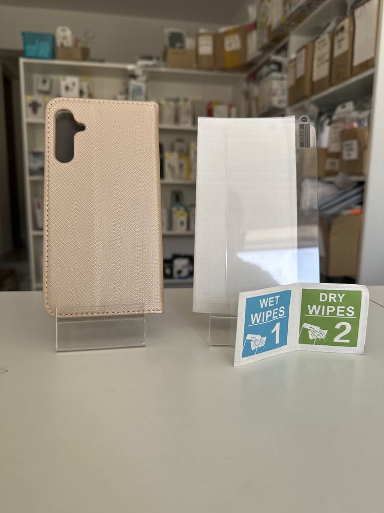 Etui Zamykane złoty + SZKŁO hartowane do Samsung M15