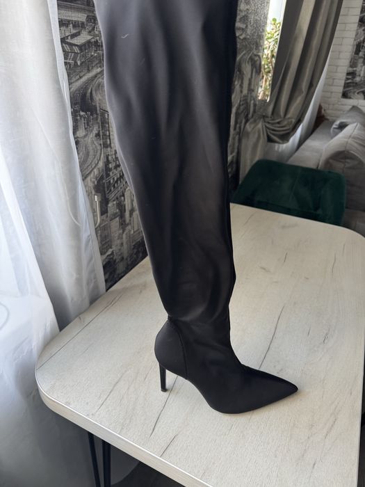 Продам ботфорди Zara