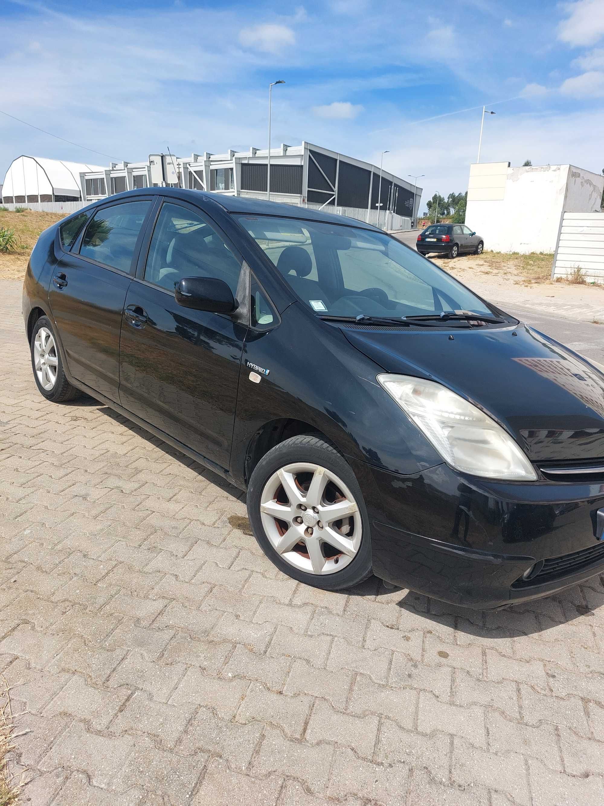 Toyota Prius  com revisão geral feita