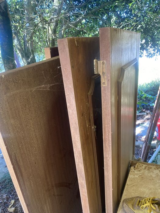 Portas madeira com aro , puxadores , dobradiças , fechadura