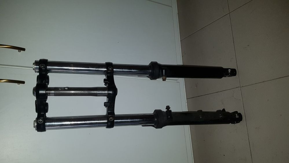 Suspensão triumph bonnevile t100