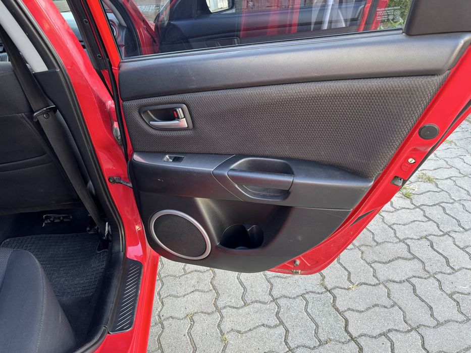 Mazda 3     1.6 газ/бензин