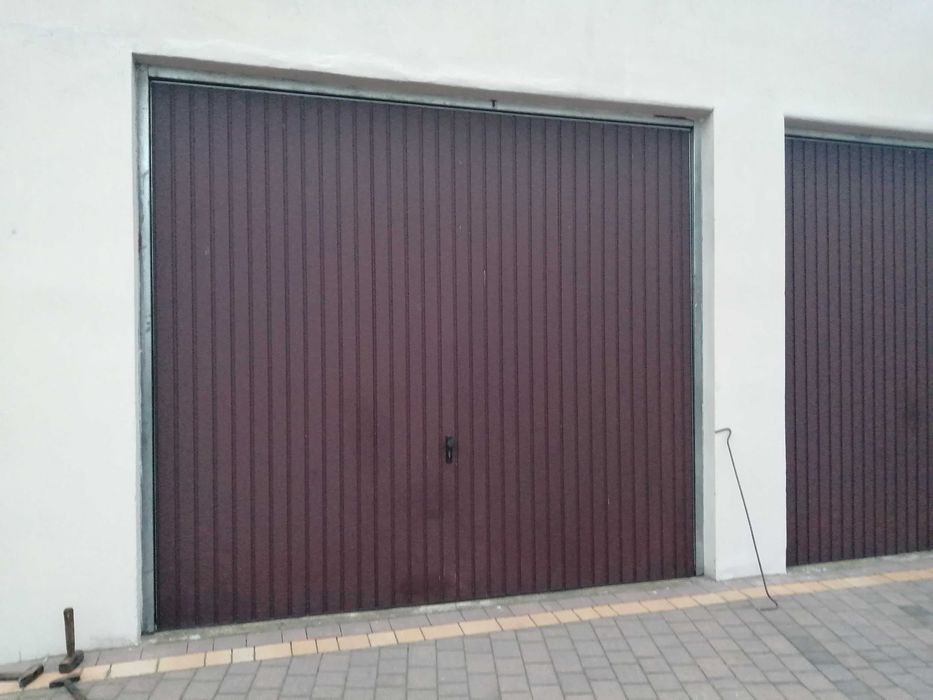 Brama garażowa uchylna  285x330