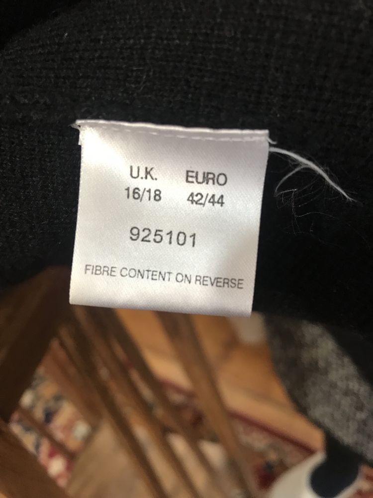 SWETER  czarny z aplikacją różą roz. 42-44 jak NOWY