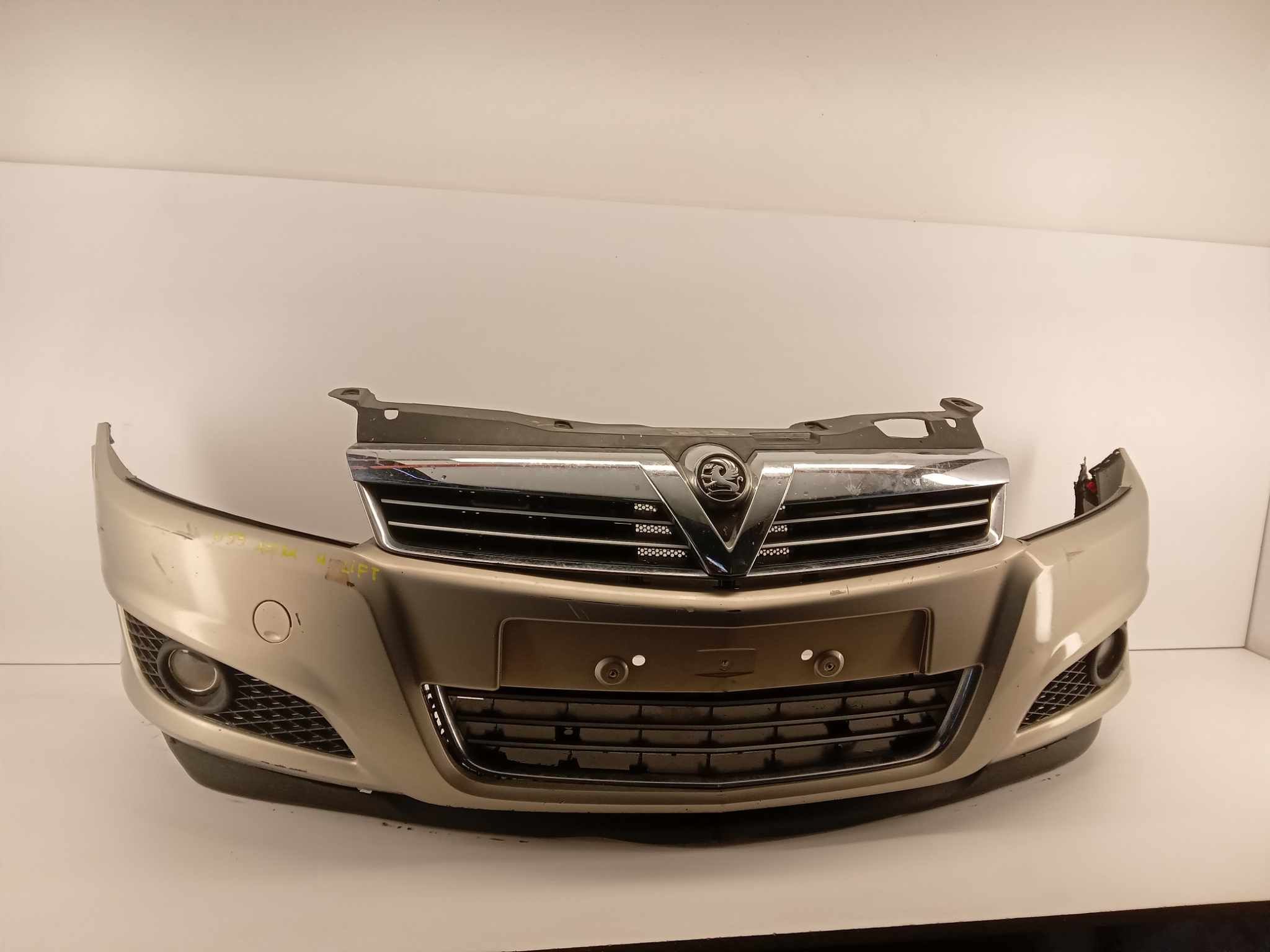 Zderzak Przedni Grill Opel Astra Iii H Lift