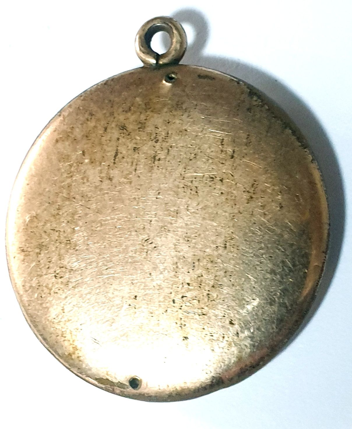Lindo antigo pendente com plaque de ouro