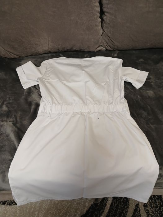 Медичне плаття біле