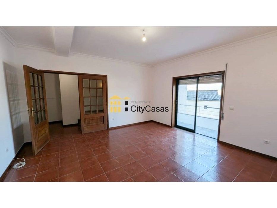 T3 c/ terraço em Paredes