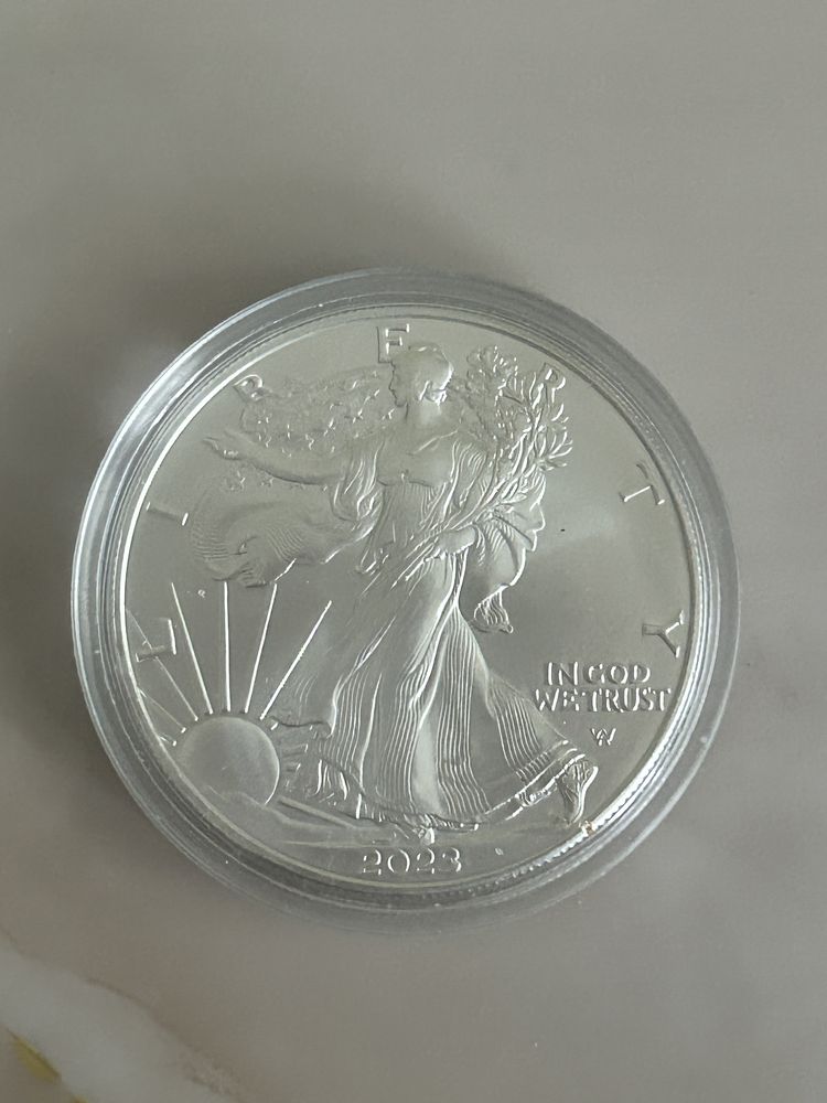 Серебряная монета «доллар США»
