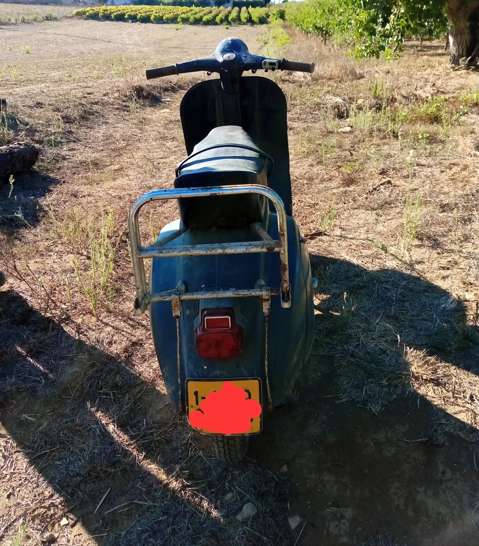 Vendo Vespa 50s a trabalhar