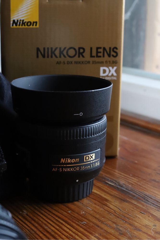 Фотоапарат Nikon D5600 Объектив 18-55 mm Объектив 35mm