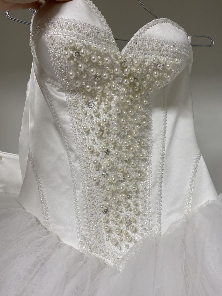 Весільна сукня від дизайнера Оксани Мухи