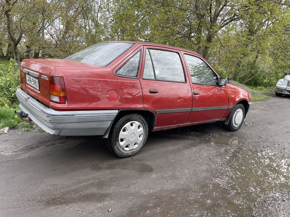 Opel Kadett 1.4 Терміново